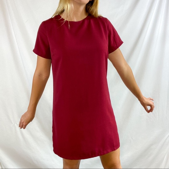 Lulus Dresses & Skirts - NWOT Lulus red shift dress, size small